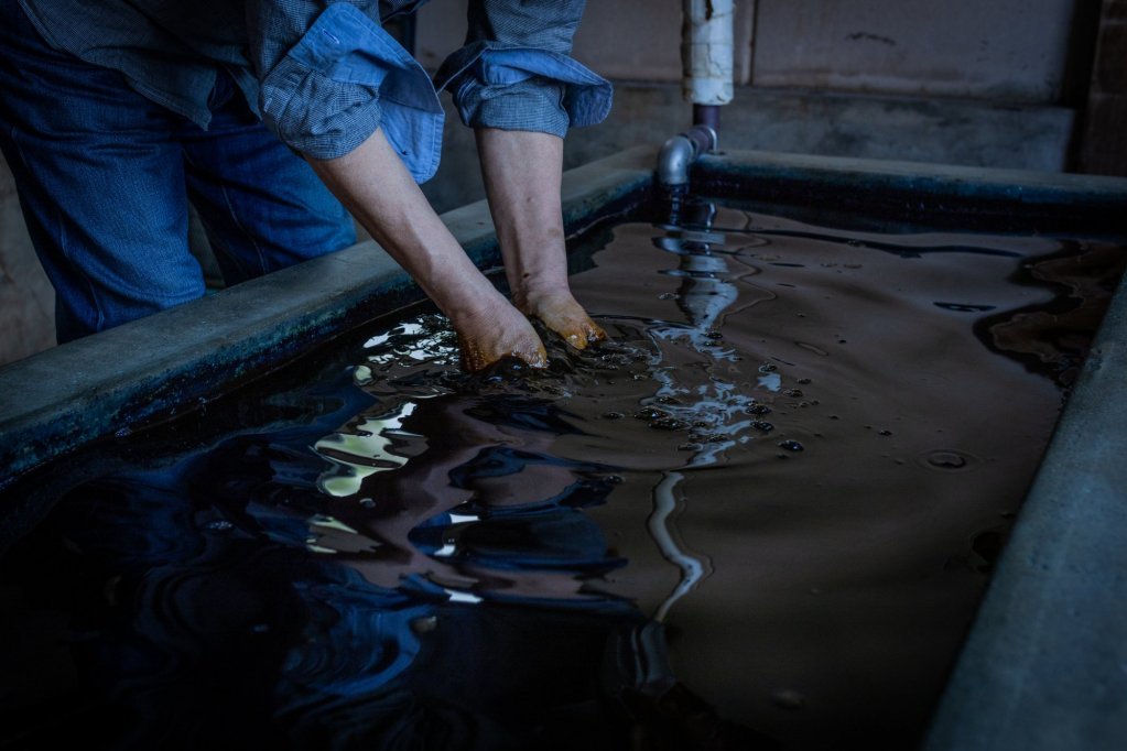 Shijira-ori Awa Shōai weaving